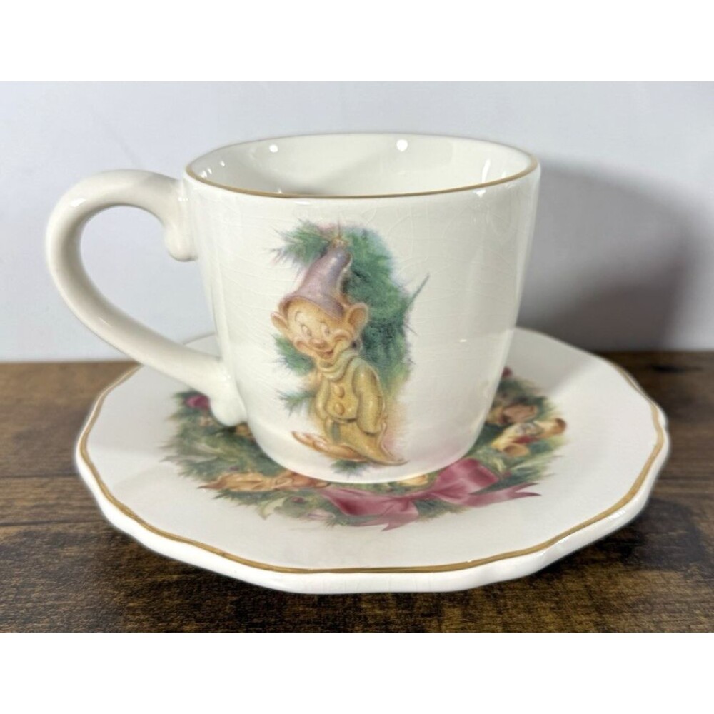 Vintage Disney Direct The Seven Dwarfs-Dopey-Christmas Cup And Saucer - Picture 2 of 7